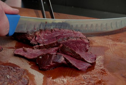 Фото шага рецепта Стейк мясника на мангале 174031 шаг 10