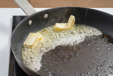 Фото шага рецепта Стейк на сковороде 175094 шаг 8  