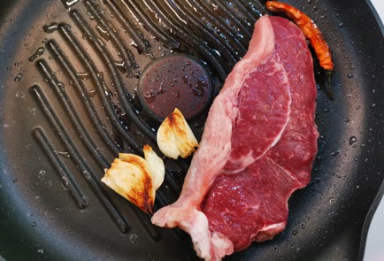 Фото шага рецепта Стейк ньюйорк 189489 шаг 8  