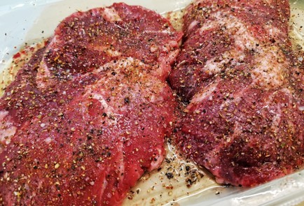 Фото шага рецепта Стейк пиканья из мраморной говядины 140183 шаг 4  