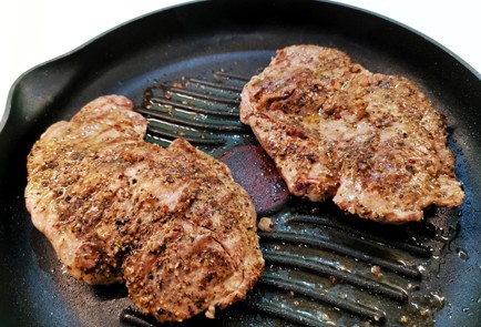 Фото шага рецепта Стейк пиканья из мраморной говядины 140183 шаг 6  