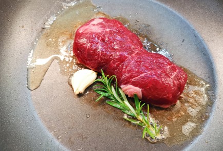 Фото шага рецепта Стейк рамп 188917 шаг 8  