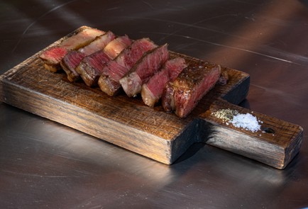 Фото шага рецепта Стейк рибай на мангале 174032 шаг 12  