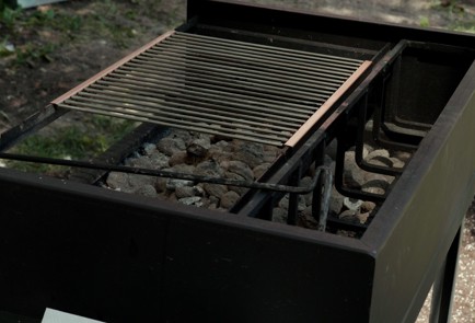 Фото шага рецепта Стейк рибай на мангале 174032 шаг 2  