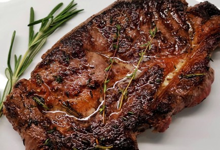 Фото шага рецепта Стейк рибай на сковороде 175511 шаг 13  