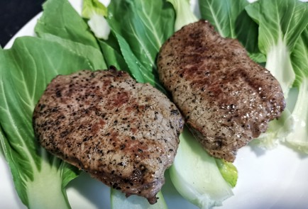 Фото шага рецепта Стейк рибай с жареным ананасом 151226 шаг 14  