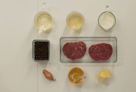 Фото шага рецепта Стейк с перечным соусом 136871 шаг 1