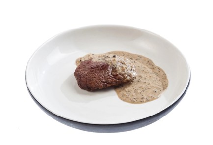 Фото шага рецепта Стейк с перечным соусом 136871 шаг 11