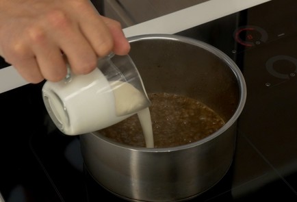 Фото шага рецепта Стейк с перечным соусом 136871 шаг 6