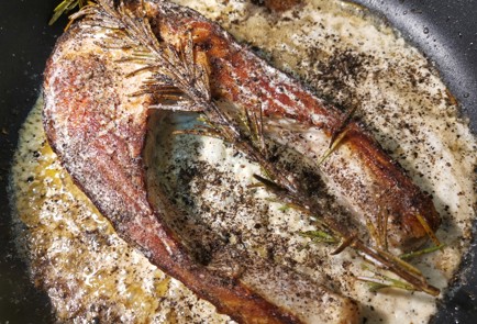 Фото шага рецепта Стейк семги в кокосовом молоке 176319 шаг 8  