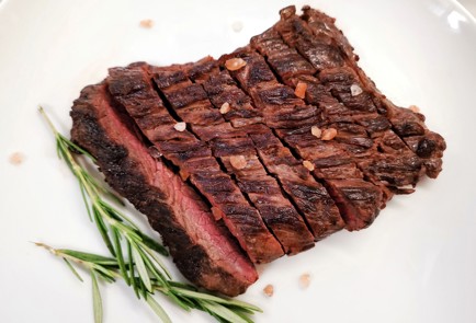 Фото шага рецепта Стейк сирлойн 188492 шаг 10