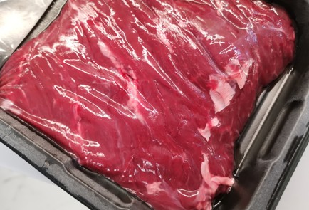 Фото шага рецепта Стейк сирлойн 188492 шаг 2