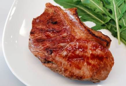 Фото шага рецепта Стейк стриплойн на сковороде гриль 186724 шаг 11  