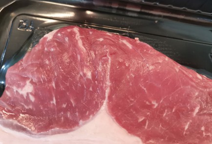 Фото шага рецепта Стейк стриплойн на сковороде гриль 186724 шаг 3  