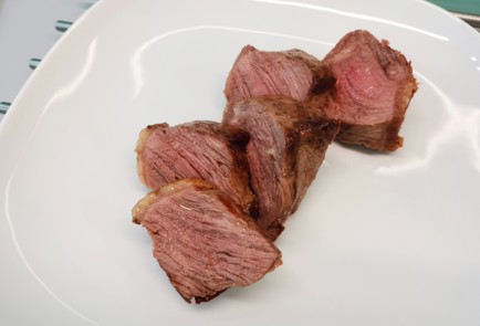 Фото шага рецепта Стейк стриплойн с пряными травами 186720 шаг 12  