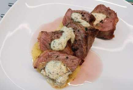 Фото шага рецепта Стейк стриплойн с пряными травами 186720 шаг 13  