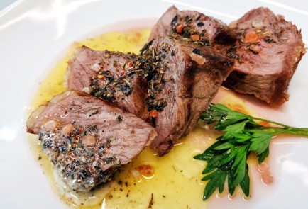 Фото шага рецепта Стейк стриплойн с пряными травами 186720 шаг 15  