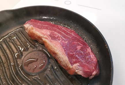 Фото шага рецепта Стейк стриплойн со специями 187105 шаг 4  