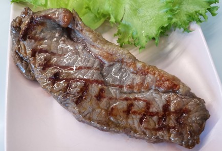 Фото шага рецепта Стейк стриплойн со специями 187105 шаг 8  