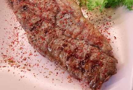 Фото шага рецепта Стейк стриплойн со специями 187105 шаг 9  