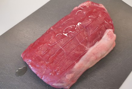 Фото шага рецепта Стейк стриплойн 186398 шаг 2  