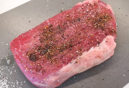 Фото шага рецепта Стейк стриплойн 186398 шаг 4  