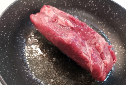 Фото шага рецепта Стейк стриплойн 187834 шаг 2  