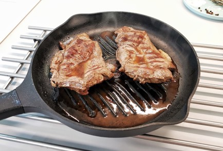 Фото шага рецепта Стейк топблейд с розмарином 140430 шаг 10