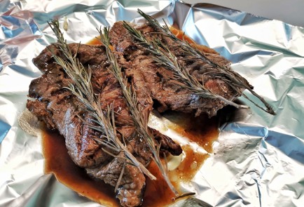 Фото шага рецепта Стейк топблейд с розмарином 140430 шаг 13