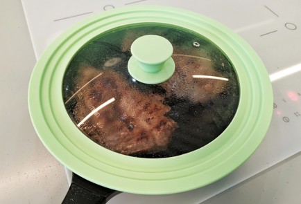 Фото шага рецепта Стейк топблейд с розмарином 140430 шаг 9