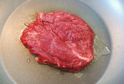 Фото шага рецепта Стейк вагю 189203 шаг 2  