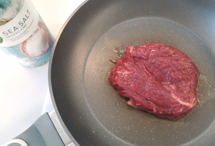 Фото шага рецепта Стейк вагю 189203 шаг 3  