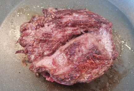 Фото шага рецепта Стейк вагю 189203 шаг 4  