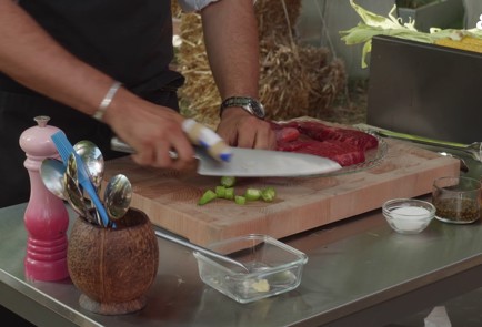 Фото шага рецепта Стейки денвер с кукурузой на гриле 152608 шаг 4  