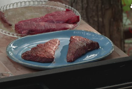 Фото шага рецепта Стейки денвер с кукурузой на гриле 152608 шаг 8  