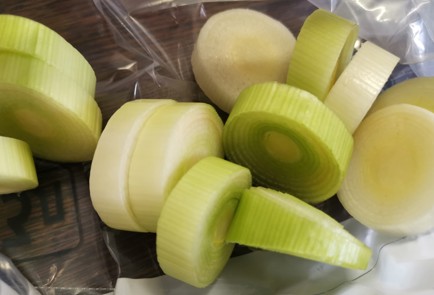 Фото шага рецепта Стейки из говяжьей печени 189465 шаг 3  