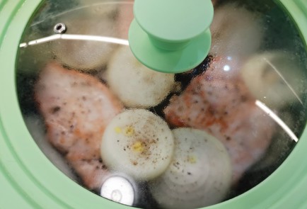 Фото шага рецепта Стейки из грудки индейки в пикантном соусе 175666 шаг 8  