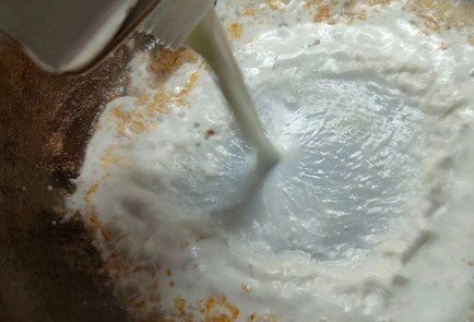 Фото шага рецепта Стейки из индейки с соевосливочным соусом 190379 шаг 10  