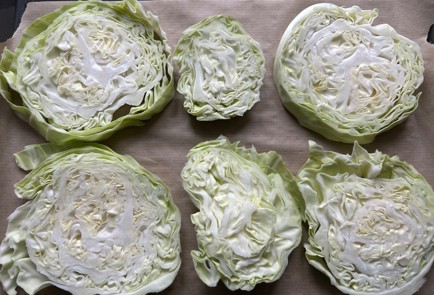 Фото шага рецепта Стейки из капусты 190007 шаг 2  