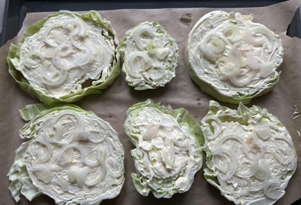 Фото шага рецепта Стейки из капусты 190007 шаг 4  