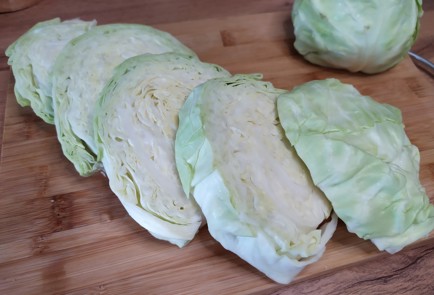 Фото шага рецепта Стейки из молодой капусты 188994 шаг 2  