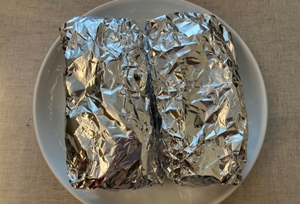 Фото шага рецепта Стейки рибай с чабером 176112 шаг 5