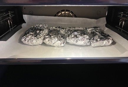 Фото шага рецепта Стейки рибай с чабером 176112 шаг 7