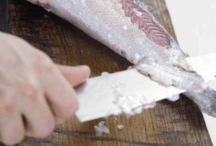 Фото шага рецепта Строганина из омуля с медовосоевым соусом 69134 шаг 1  