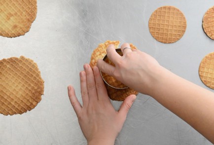 Фото шага рецепта Стропвафли 41200 шаг 4  