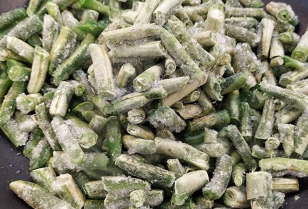 Фото шага рецепта Стручковая фасоль с французской заправкой 152296 шаг 1  