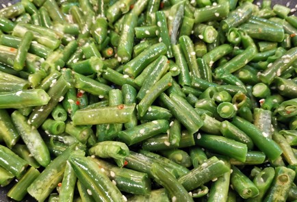 Фото шага рецепта Стручковая фасоль с французской заправкой 152296 шаг 2  