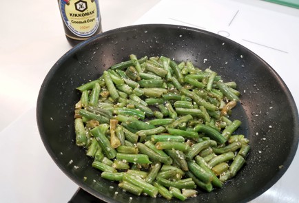 Фото шага рецепта Стручковая фасоль с сыром и перепелиными яйцами 151117 шаг 4  