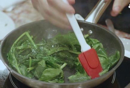 Фото шага рецепта Судак с соусом из белого вина 152741 шаг 11  