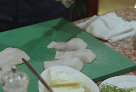 Фото шага рецепта Судак с соусом из белого вина 152741 шаг 13  